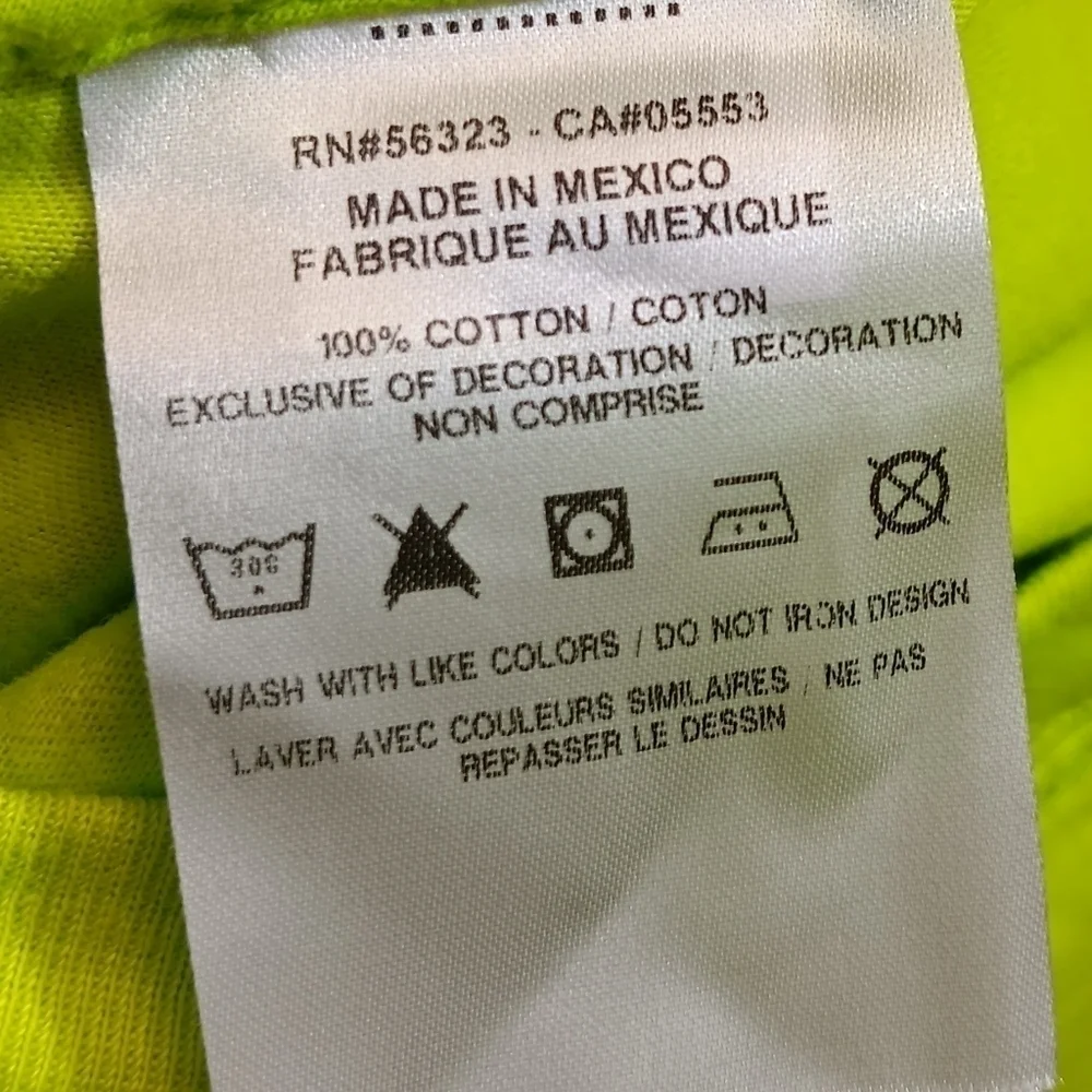 NWT Nike Sportswear Big Kids' T-Shirt in Green Size S